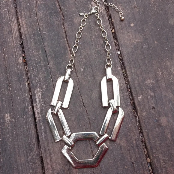 💛💘 Chico Necklace 🦋🏵🍁 - Picture 3 of 6